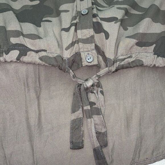 Sanctuary Camo Button Down Shirt Shirt L - Picture 6 of 8